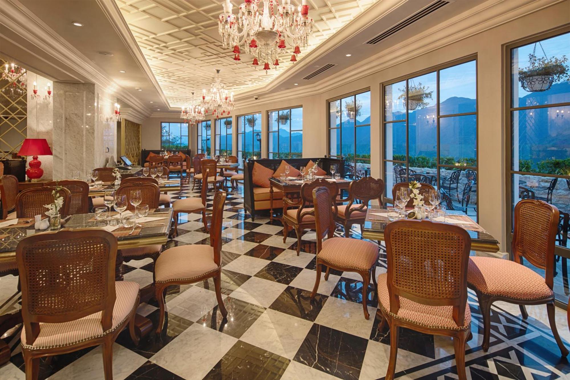 Silk Path Grand Sapa Resort & Spa Exterior photo The restaurant