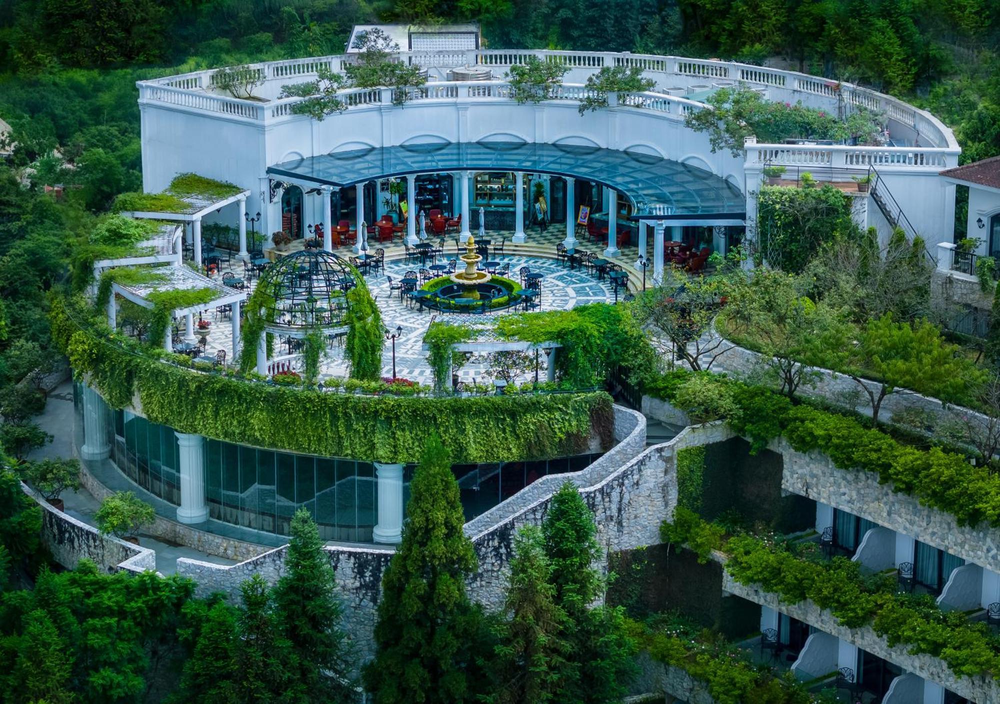 Silk Path Grand Sapa Resort & Spa Exterior photo The InterContinental Danang Sun Peninsula Resort