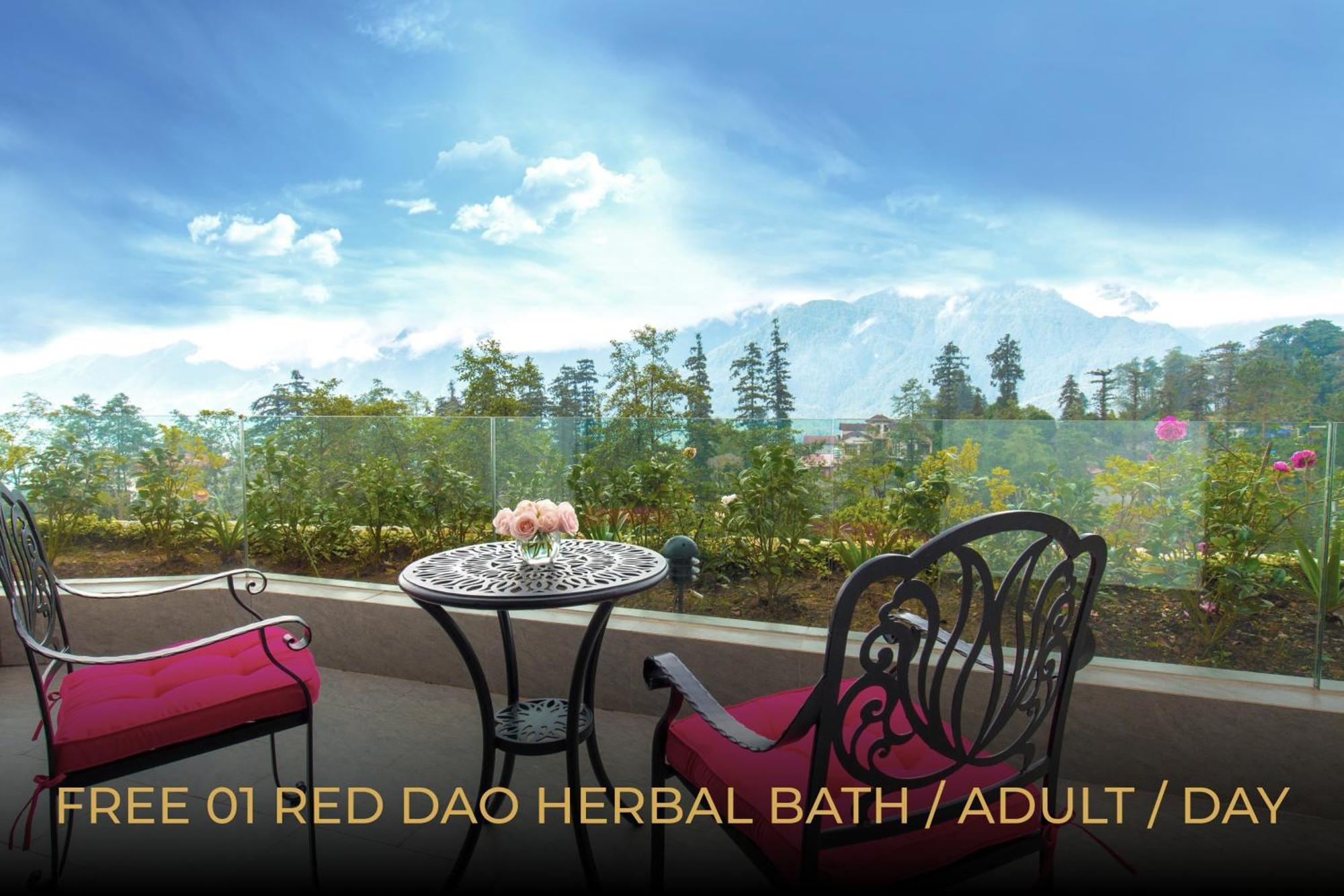 Silk Path Grand Sapa Resort & Spa Exterior photo View of Mount Shasta from the Red DAO Spa